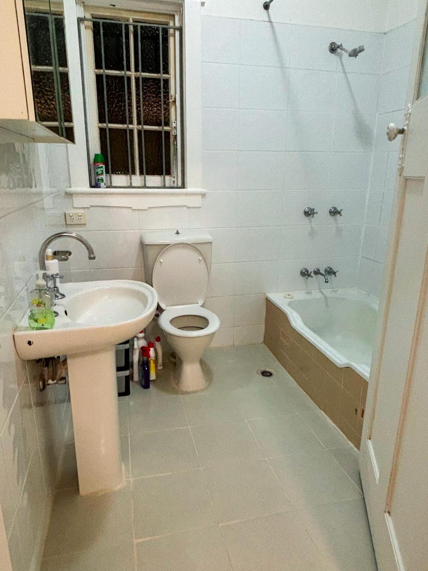Three Bedroom House Within Walking Distance To Light Rail Station Ferienhaus *